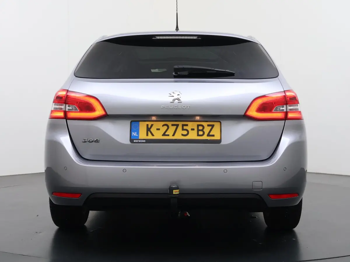Blue Lease Executive 110pk | Trekhaak | Navigatie | Automatische airco | Cruise control | Parkeersensoren achter | Lichtmetalen velgen | Apple Carplay en Android auto
