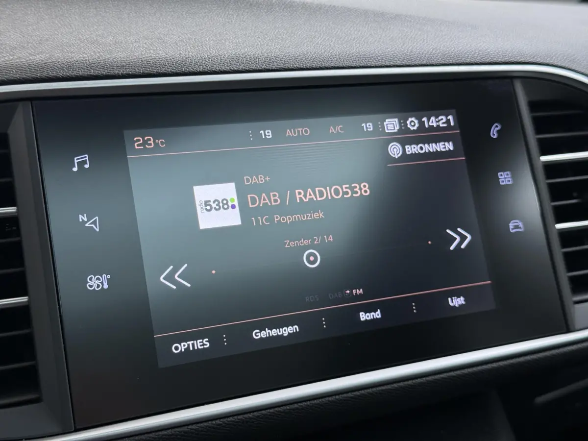 Blue Lease Executive 110pk | Trekhaak | Navigatie | Automatische airco | Cruise control | Parkeersensoren achter | Lichtmetalen velgen | Apple Carplay en Android auto