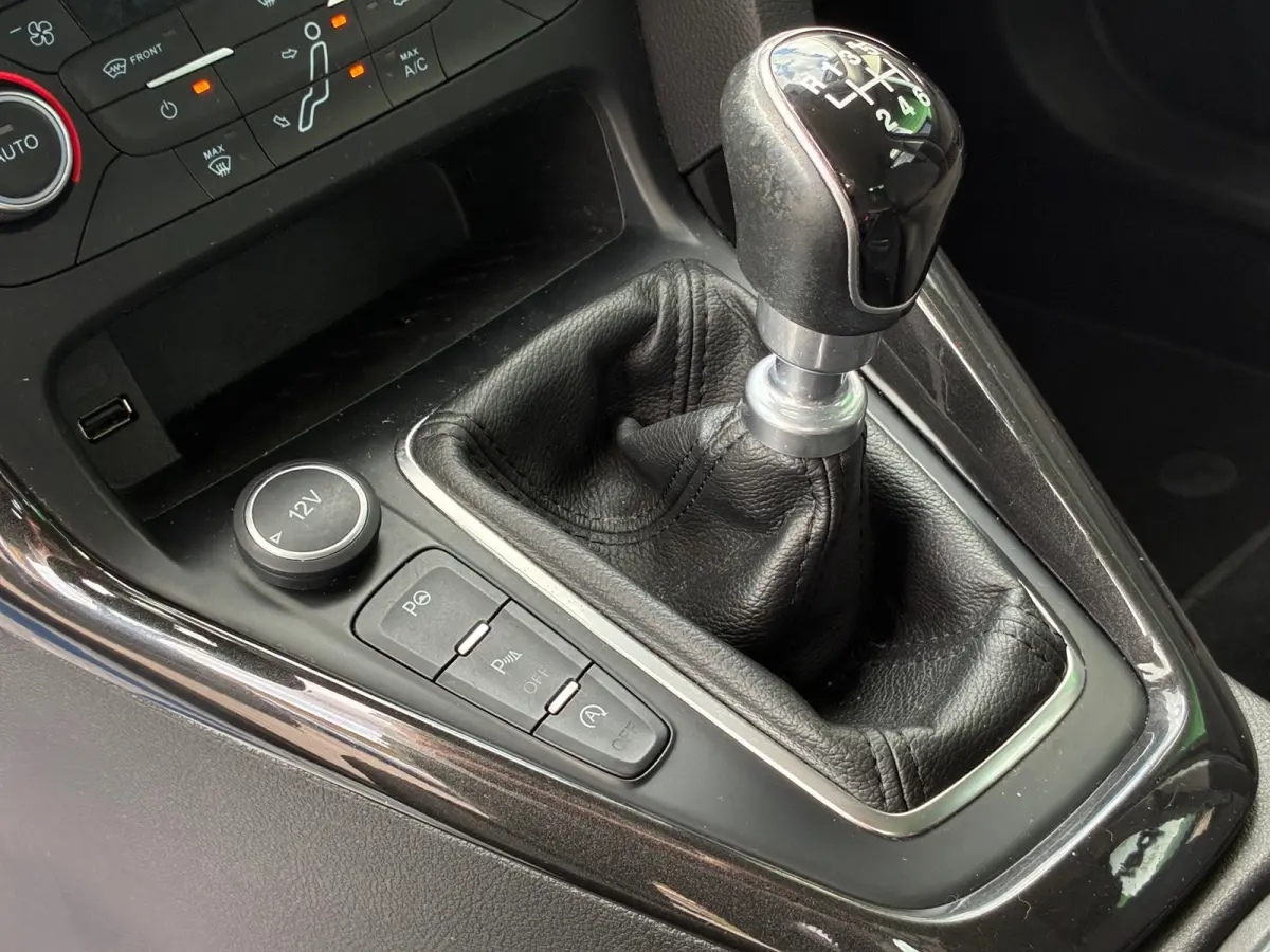1.0 Titanium|2e Eigenaar|Navigatie|CruiseControl|Climatronic|PDC|Dealer Onderhouden|