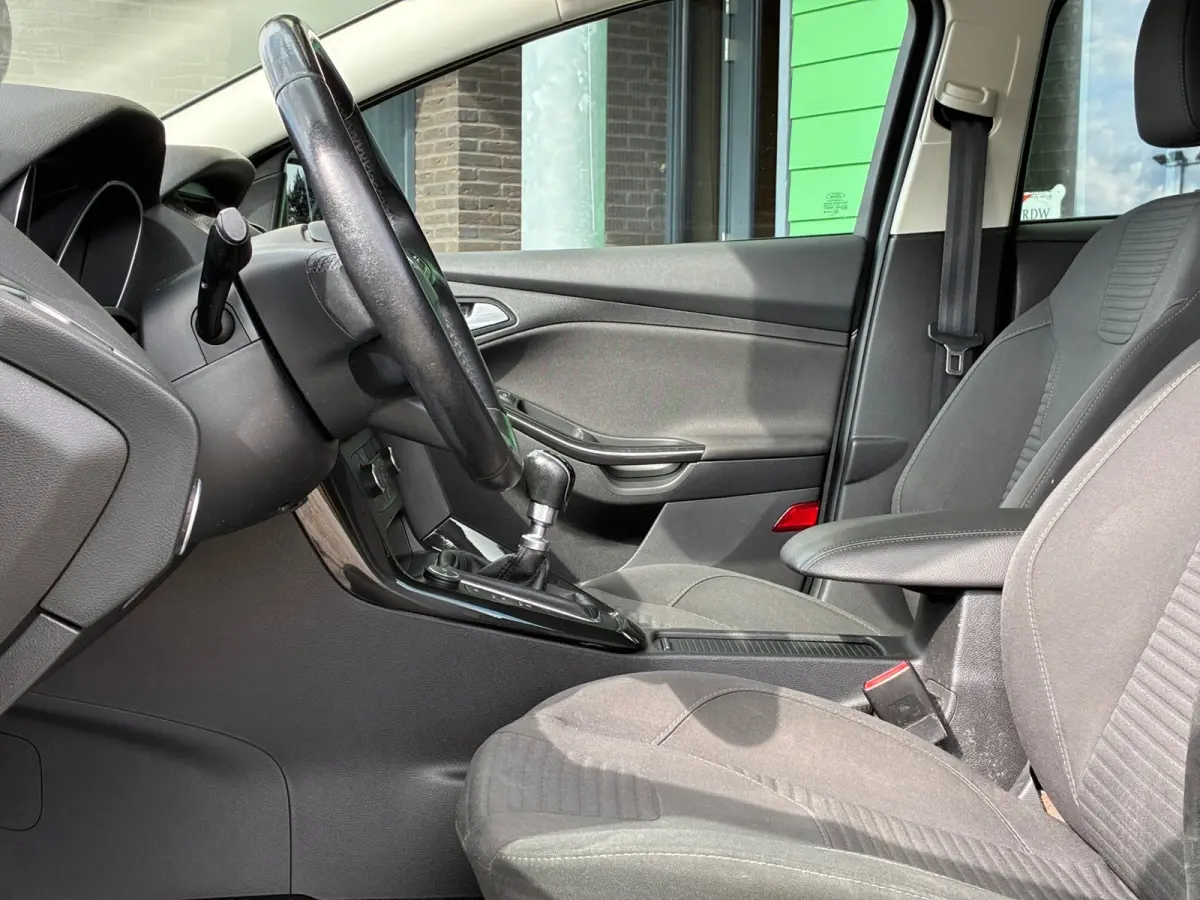 1.0 Titanium|2e Eigenaar|Navigatie|CruiseControl|Climatronic|PDC|Dealer Onderhouden|