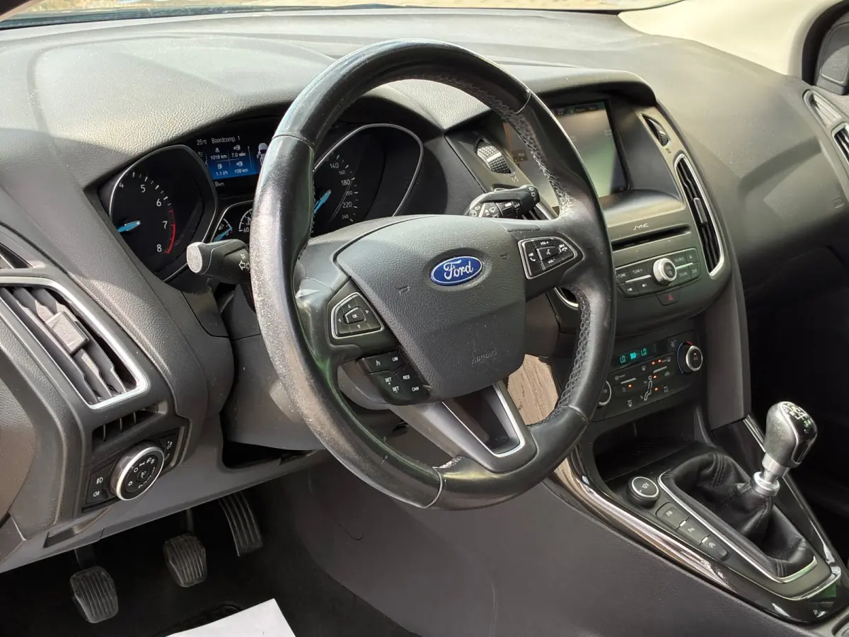 1.0 Titanium|2e Eigenaar|Navigatie|CruiseControl|Climatronic|PDC|Dealer Onderhouden|