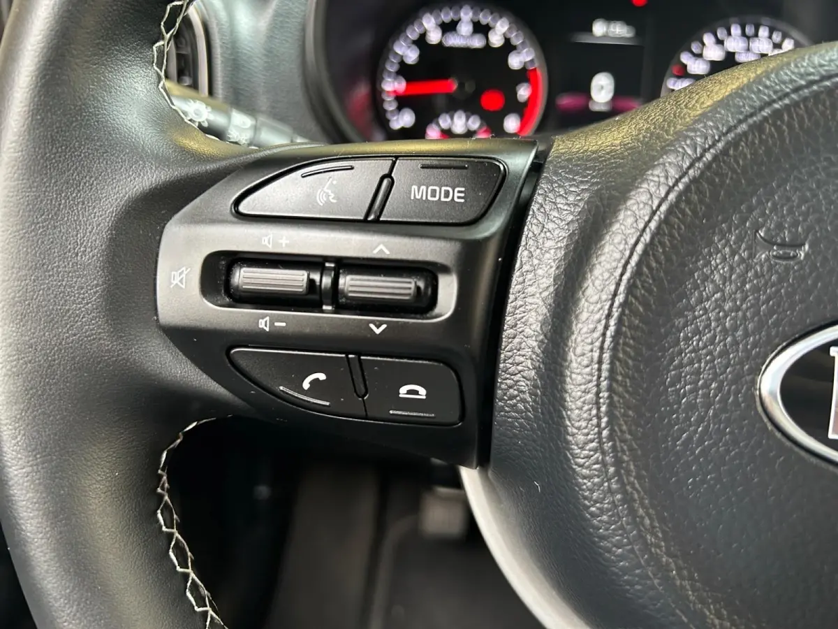 1.0 DPi DynamicPlusLine | Apple Carplay / Android Auto | Navigatiesysteem | Lichtsensor | Parkeersensoren + Camera Achter | Cruise Control | Climate Control | 15"Lichtmetalen Velgen