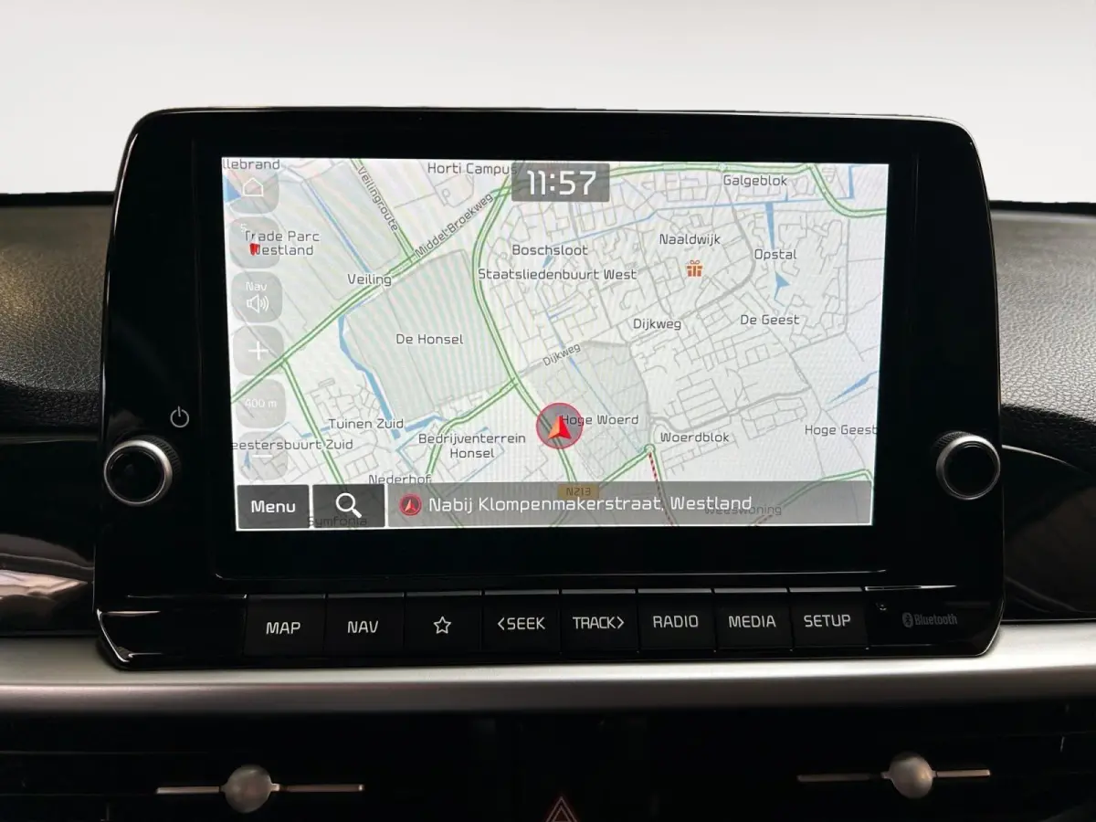 1.0 DPi DynamicPlusLine | Apple Carplay / Android Auto | Navigatiesysteem | Lichtsensor | Parkeersensoren + Camera Achter | Cruise Control | Climate Control | 15"Lichtmetalen Velgen