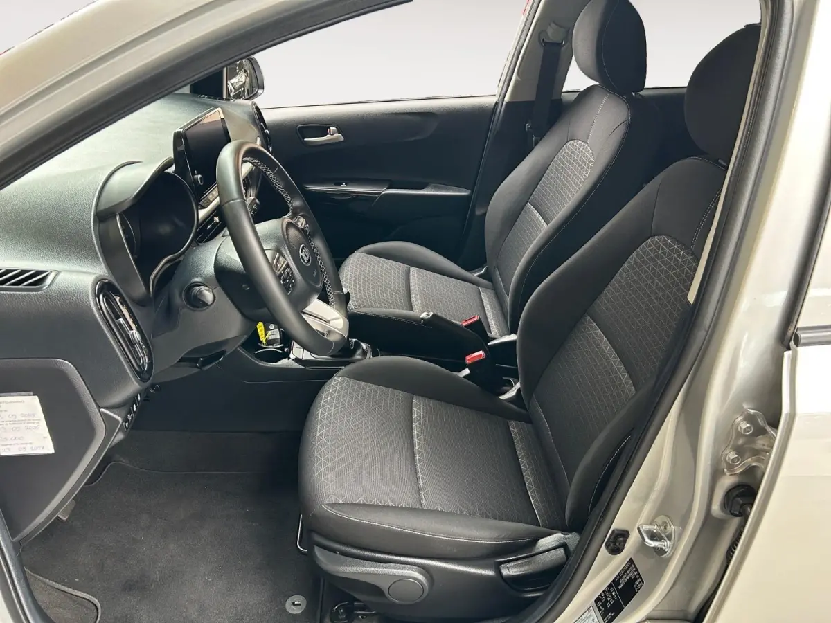 1.0 DPi DynamicPlusLine | Apple Carplay / Android Auto | Navigatiesysteem | Lichtsensor | Parkeersensoren + Camera Achter | Cruise Control | Climate Control | 15"Lichtmetalen Velgen