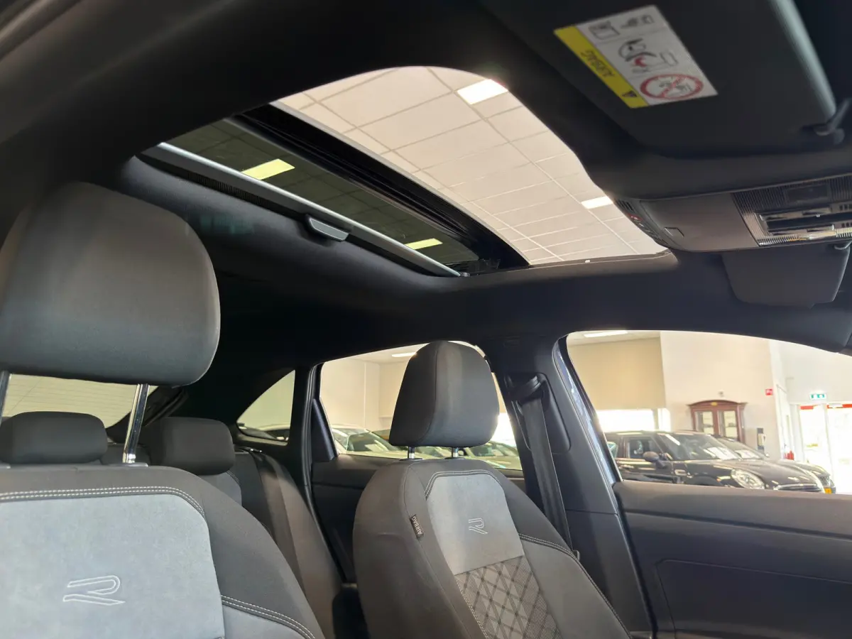 1.0 TSI R-LINE| PANORAMADAK | LED | VR-COCKPIT | CRUISE