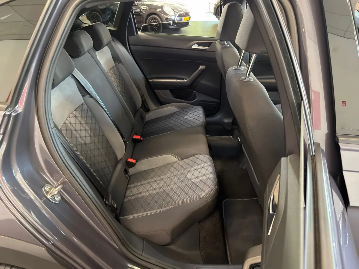 1.0 TSI R-LINE| PANORAMADAK | LED | VR-COCKPIT | CRUISE