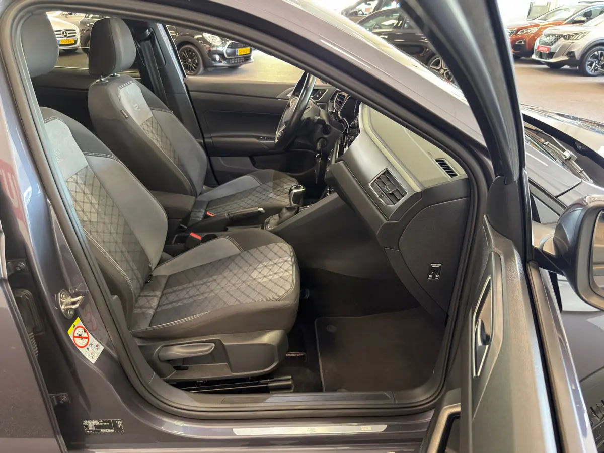 1.0 TSI R-LINE| PANORAMADAK | LED | VR-COCKPIT | CRUISE