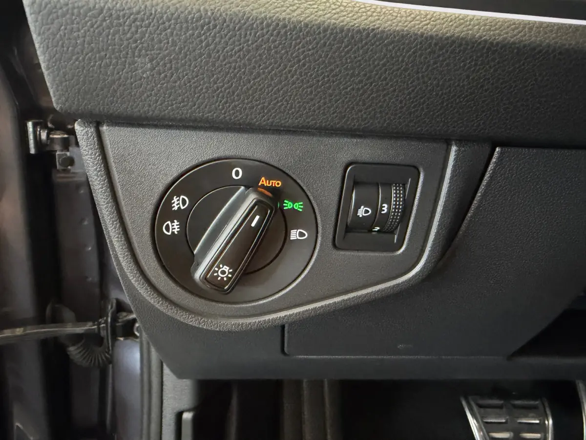 1.0 TSI R-LINE| PANORAMADAK | LED | VR-COCKPIT | CRUISE