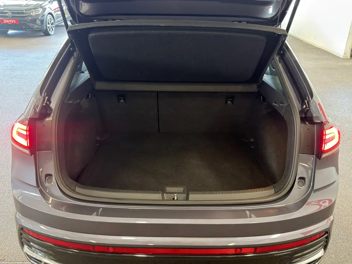 1.0 TSI R-LINE| PANORAMADAK | LED | VR-COCKPIT | CRUISE