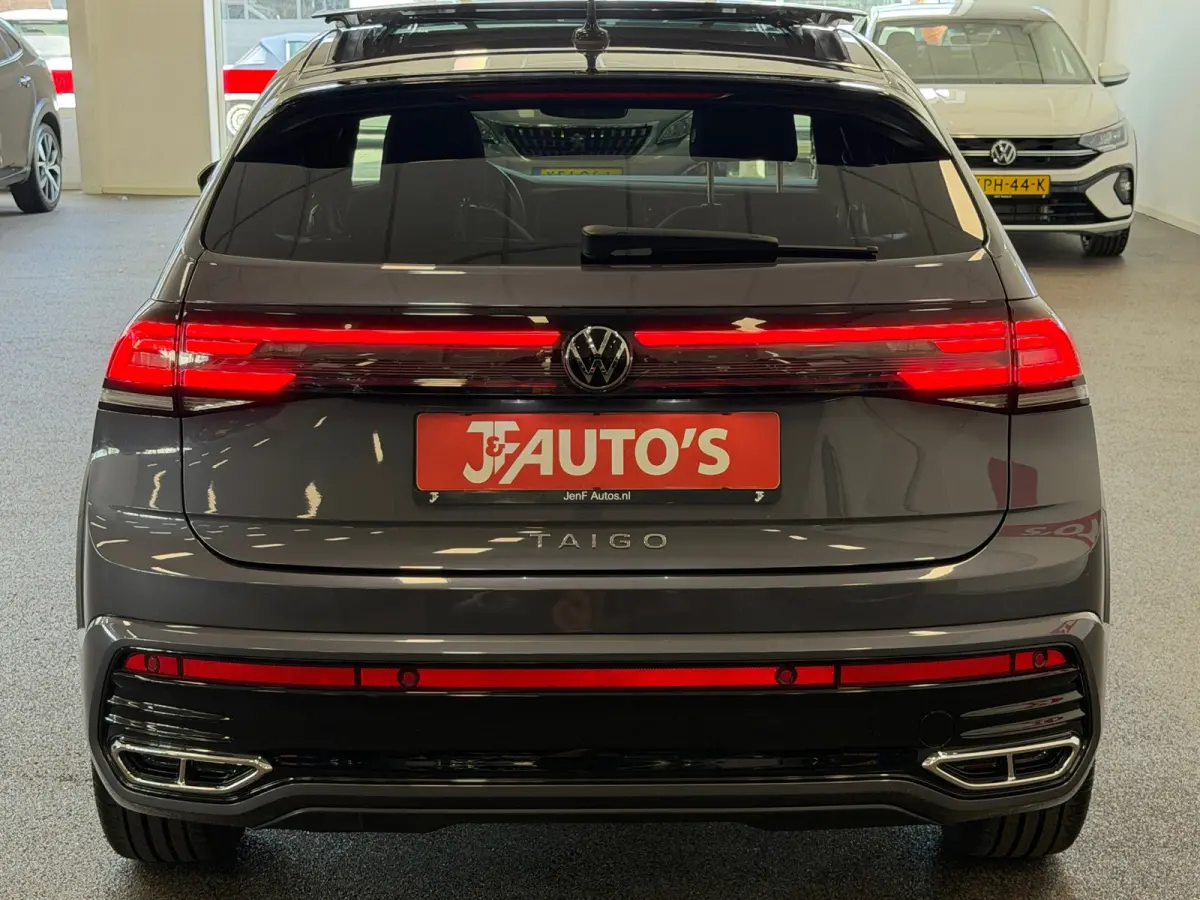 1.0 TSI R-LINE| PANORAMADAK | LED | VR-COCKPIT | CRUISE