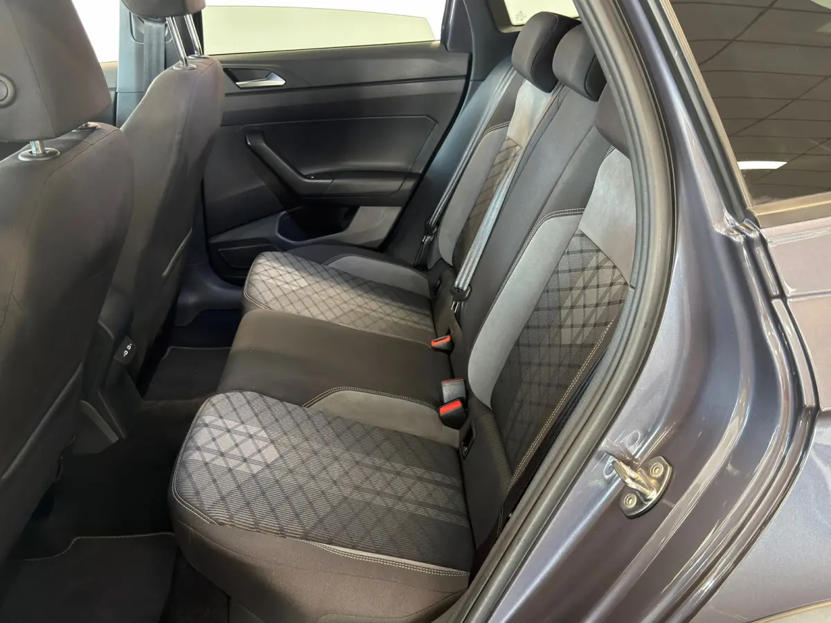 1.0 TSI R-LINE| PANORAMADAK | LED | VR-COCKPIT | CRUISE