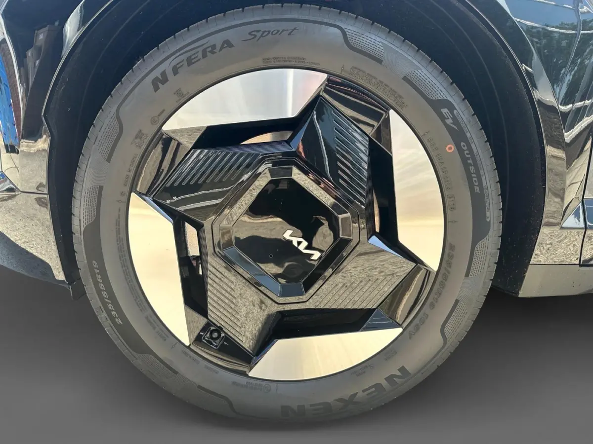 Plus Advanced 81.4 kWh | NIEUWE AUTO | Panorama dak | geventileerde stoelen | leder |