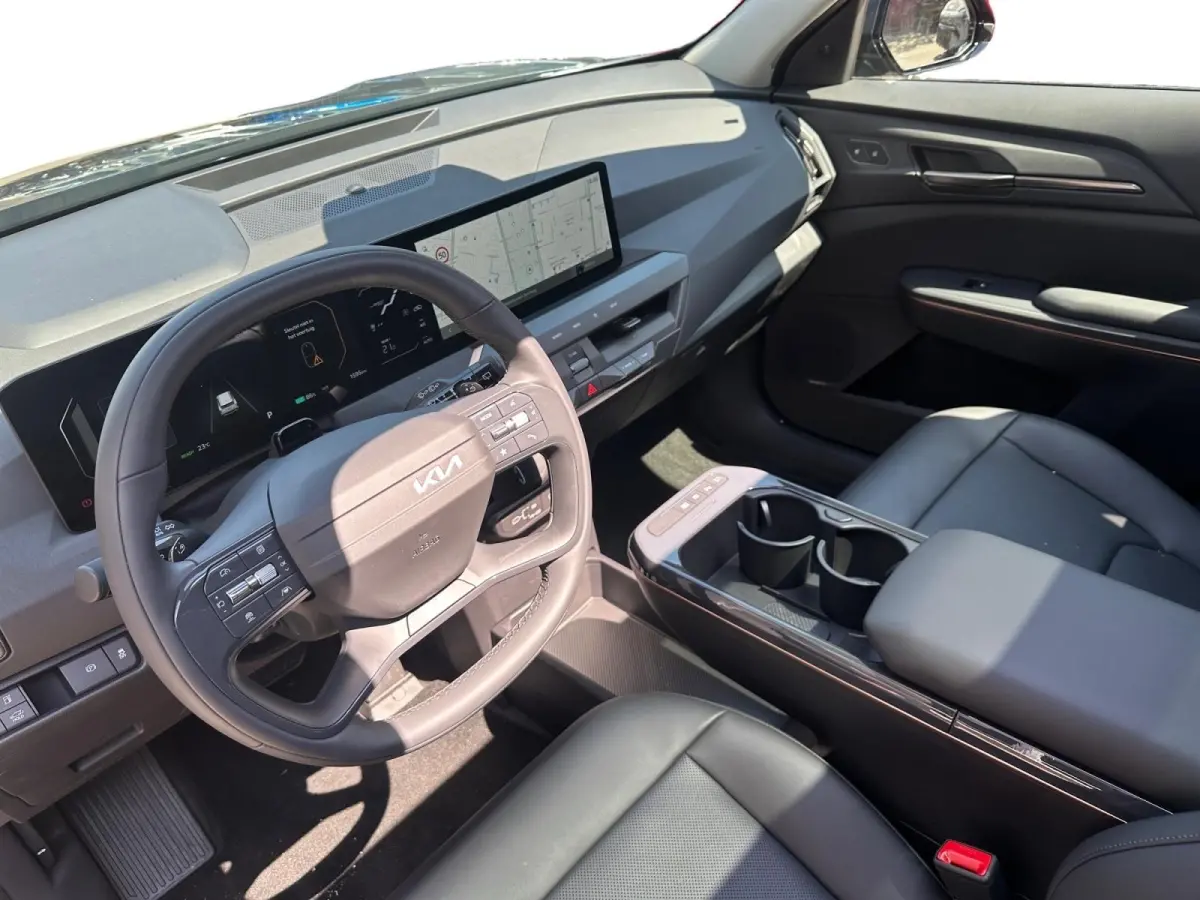 Plus Advanced 81.4 kWh | NIEUWE AUTO | Panorama dak | geventileerde stoelen | leder |