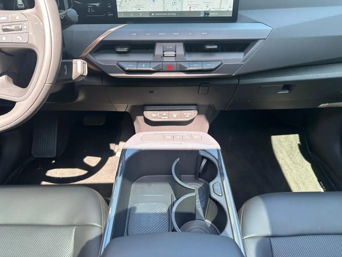 Plus Advanced 81.4 kWh | NIEUWE AUTO | Panorama dak | geventileerde stoelen | leder |