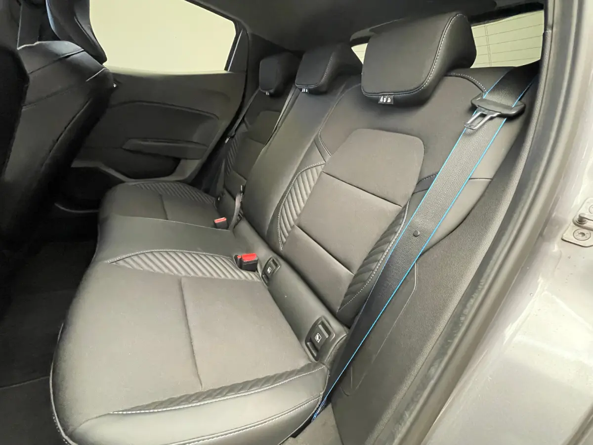 1.0 TCe 90 GPF esprit Alpine Climate | Adaptive Cruise | Navigatie | 17'' LMV | Camera| Apple Carplay/Android Auto|telefoonintegratie premium | Bluetooth telefoonvoorbereiding | Buitenspiege