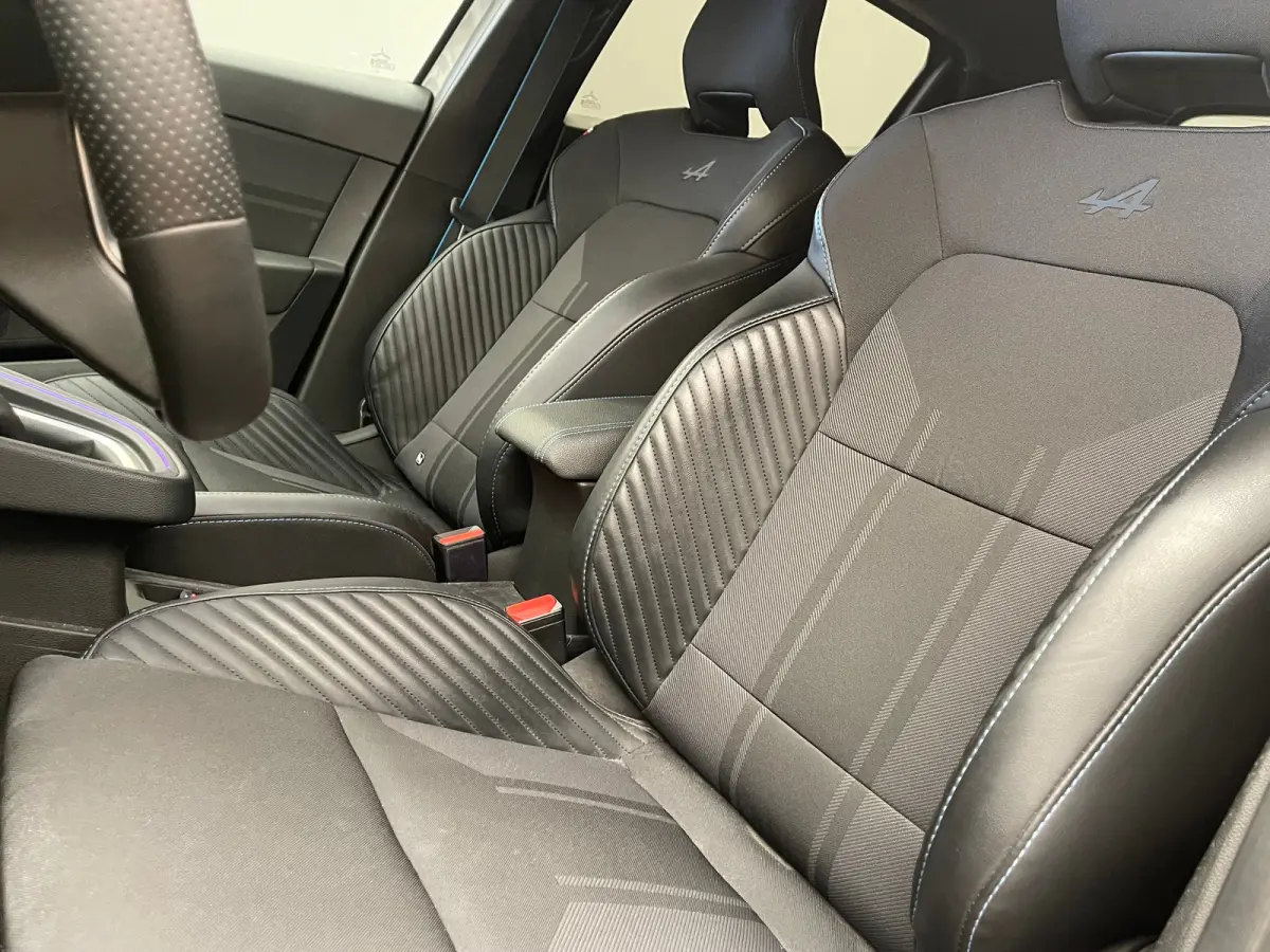 1.0 TCe 90 GPF esprit Alpine Climate | Adaptive Cruise | Navigatie | 17'' LMV | Camera| Apple Carplay/Android Auto|telefoonintegratie premium | Bluetooth telefoonvoorbereiding | Buitenspiege