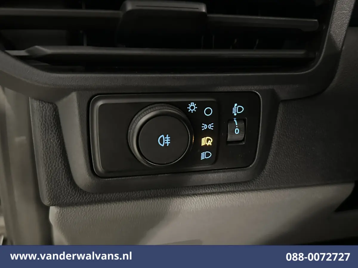 2.0 TDCI 136pk L2H1 Euro6 Airco | Camera | Navigatie | Apple Carplay | LED | Cruisecontrol Android Auto, 2800kg trekhaak, Parkeersensoren, Verwarmde voorruit, Bijrijdersbank