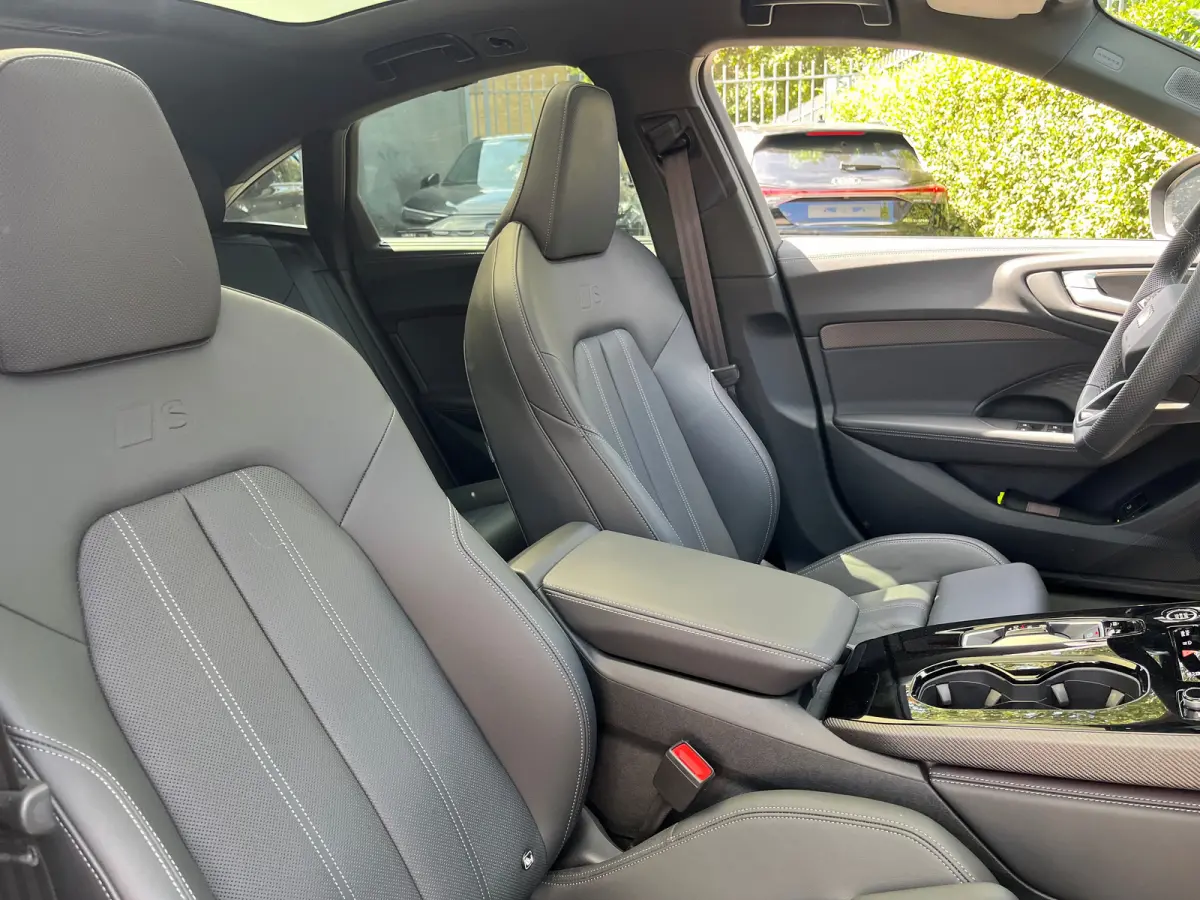 Limousine 2.0 quattro S edition Competition | 367 PK competition | Stoelventilatie | Demperregeling | Head-up | B&O | 20 inch | Panoramadak |