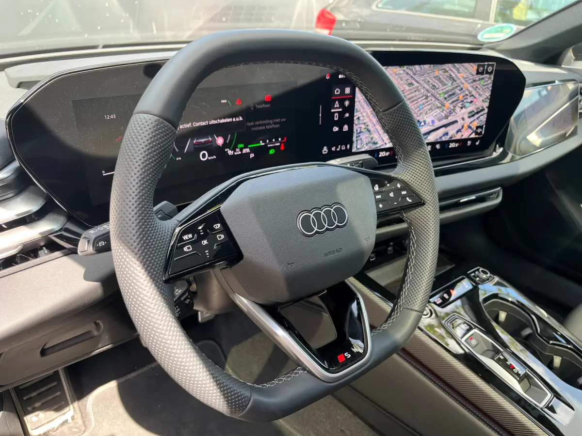 Limousine 2.0 quattro S edition Competition | 367 PK competition | Stoelventilatie | Demperregeling | Head-up | B&O | 20 inch | Panoramadak |