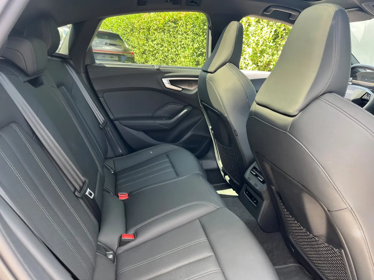 Limousine 2.0 quattro S edition Competition | 367 PK competition | Stoelventilatie | Demperregeling | Head-up | B&O | 20 inch | Panoramadak |