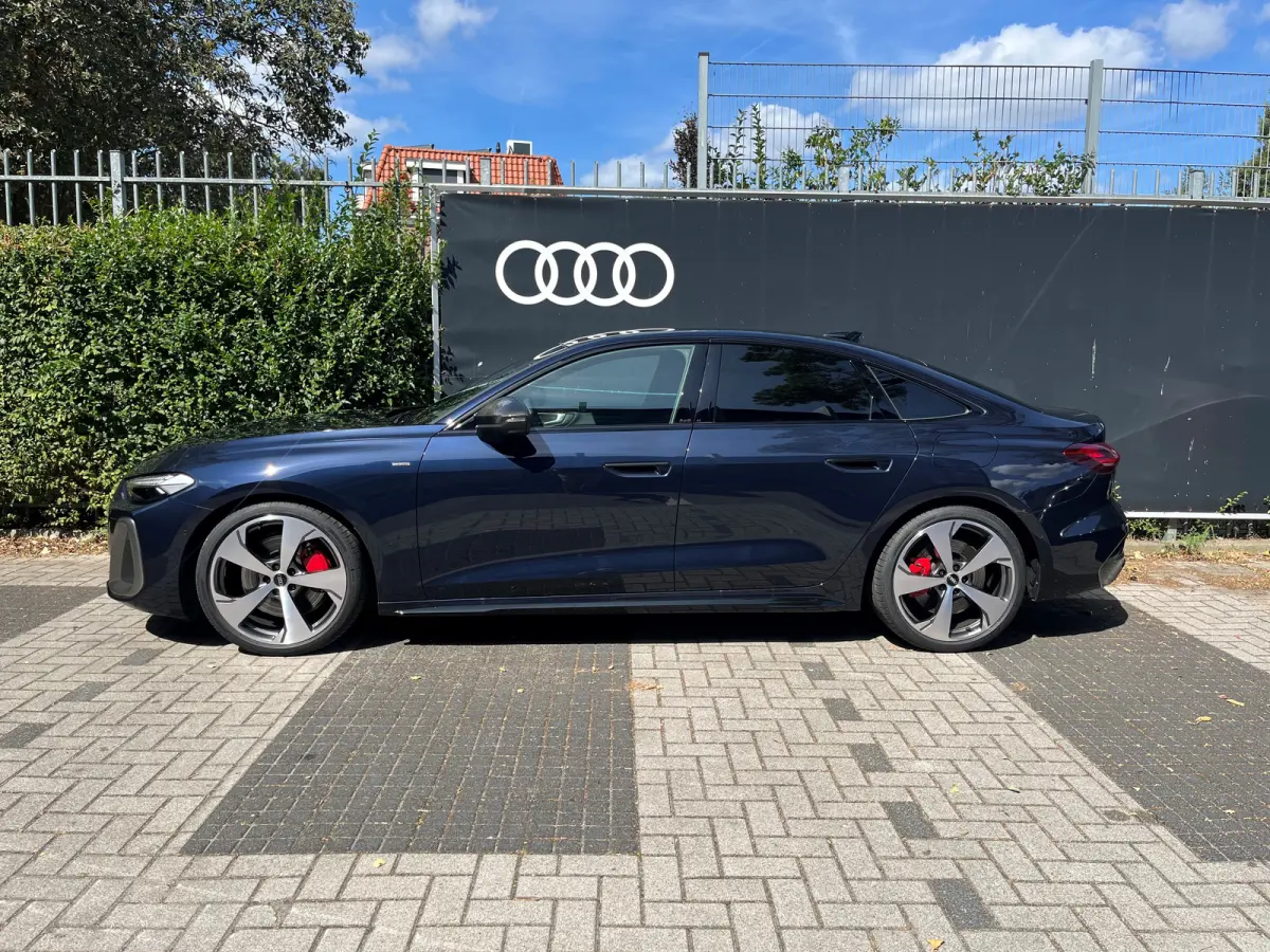 Limousine 2.0 quattro S edition Competition | 367 PK competition | Stoelventilatie | Demperregeling | Head-up | B&O | 20 inch | Panoramadak |