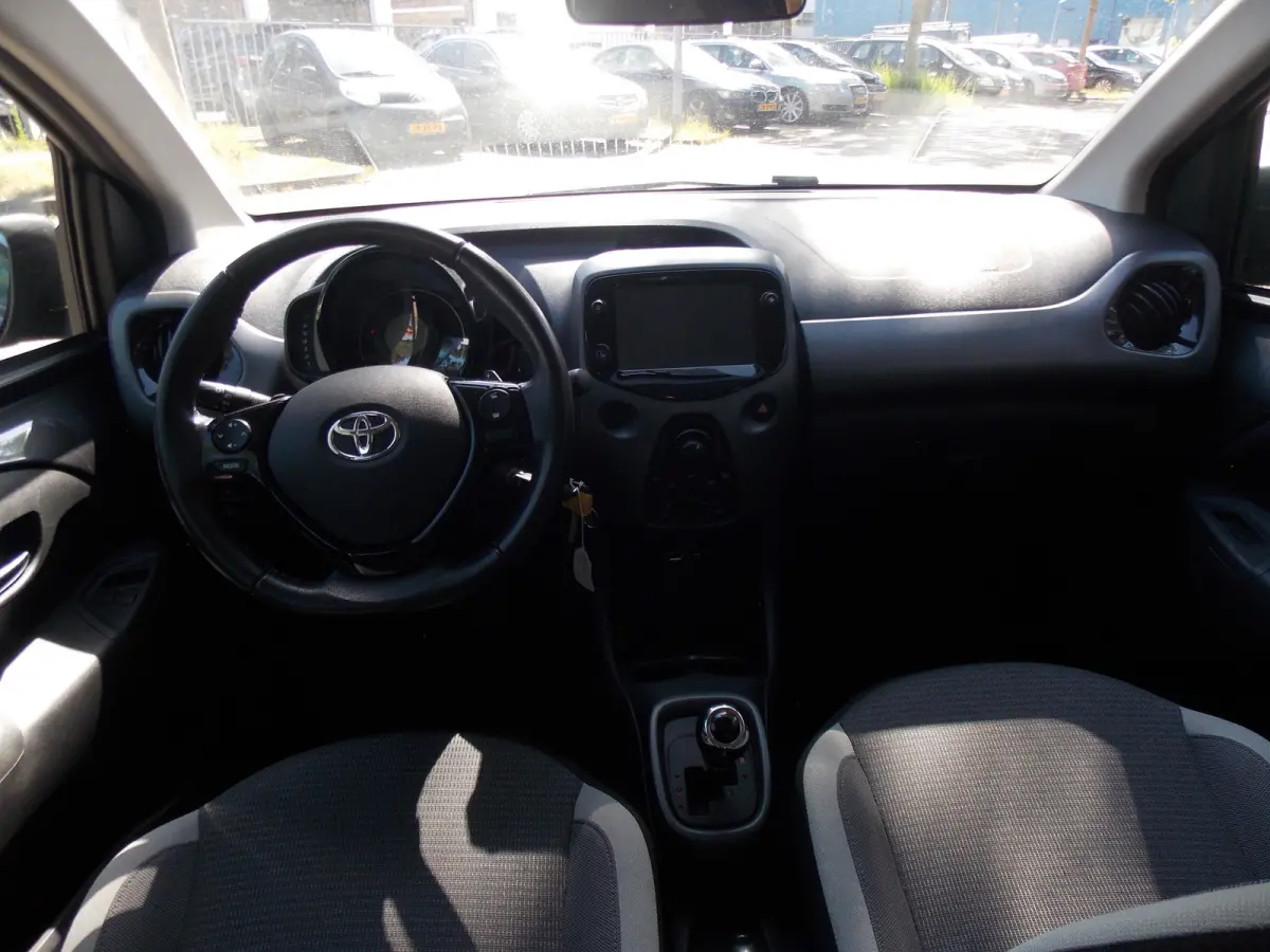 1.0 VVT-i x-otic Automaat Airco Camera Elek Pakket 5Deurs 2022bj GARANTIE