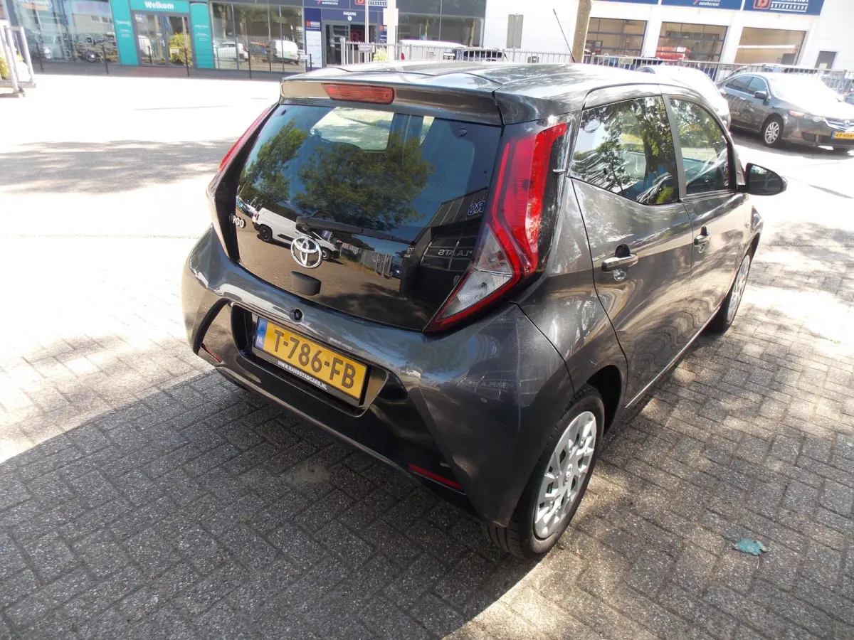 1.0 VVT-i x-otic Automaat Airco Camera Elek Pakket 5Deurs 2022bj GARANTIE