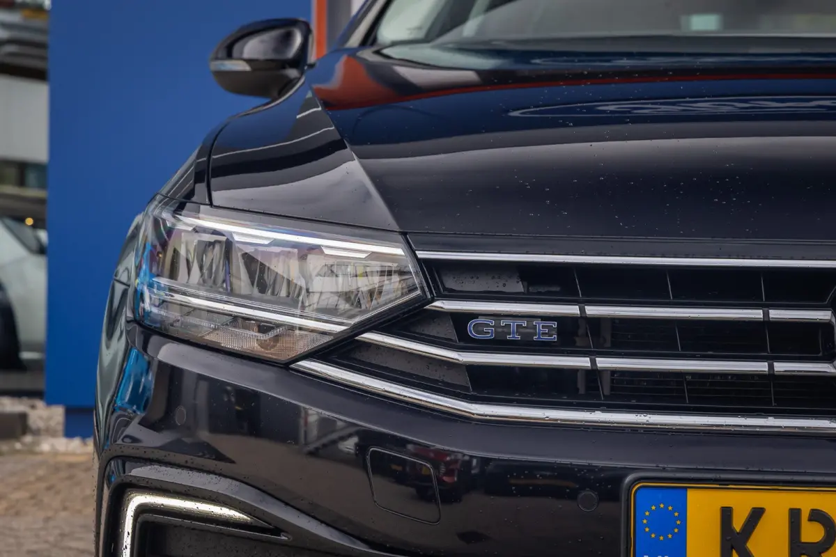 1.4 TSI PHEV GTE Business | ACC | Stoelverwarming | Camera | LED Matrix | 17'' | | Achteruitrijcamera | Cruise control adaptief | Elektrisch bedienbare achterklep met sensorsturing