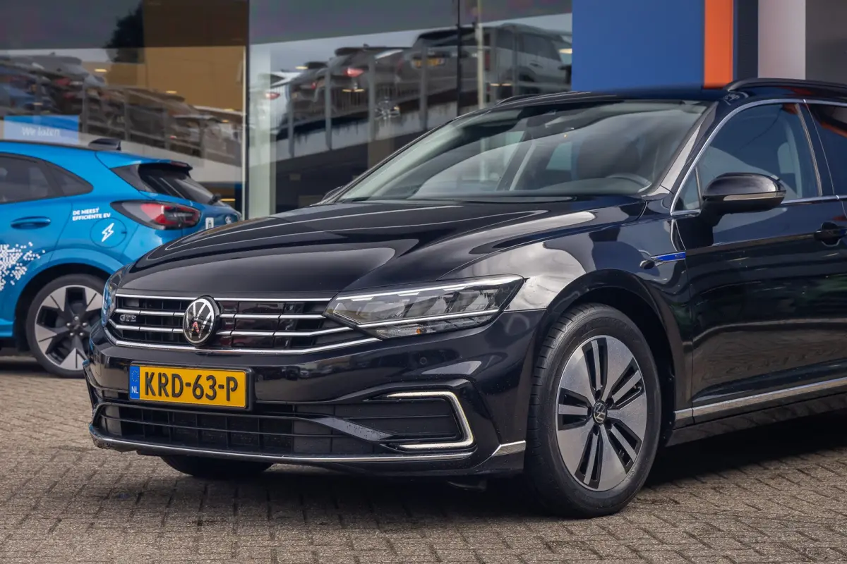 1.4 TSI PHEV GTE Business | ACC | Stoelverwarming | Camera | LED Matrix | 17'' | | Achteruitrijcamera | Cruise control adaptief | Elektrisch bedienbare achterklep met sensorsturing