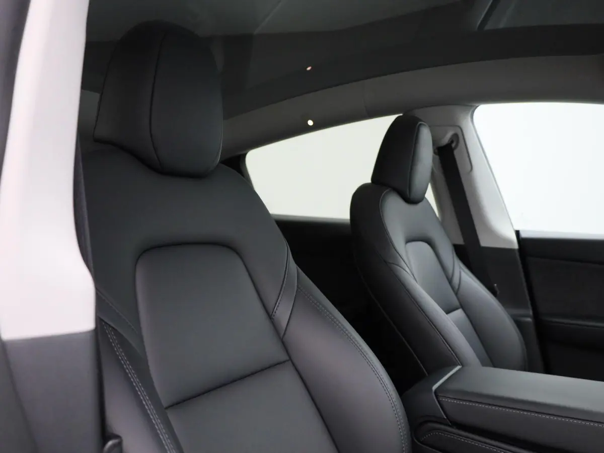 Performance AWD 75 kWh | PANODAK | 21 INCH VELGEN | 360 CAMERA | STOEL-STUURWIELVERWARMING