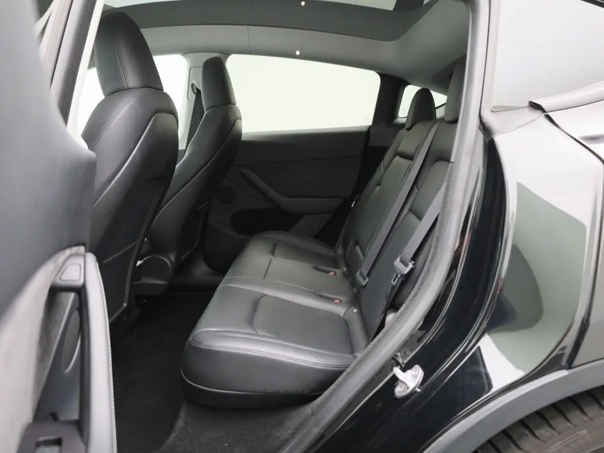 Performance AWD 75 kWh | PANODAK | 21 INCH VELGEN | 360 CAMERA | STOEL-STUURWIELVERWARMING