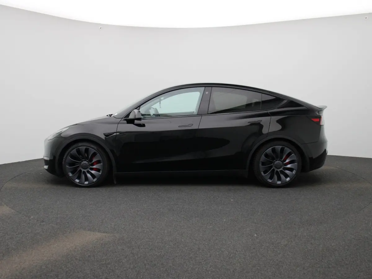 Performance AWD 75 kWh | PANODAK | 21 INCH VELGEN | 360 CAMERA | STOEL-STUURWIELVERWARMING