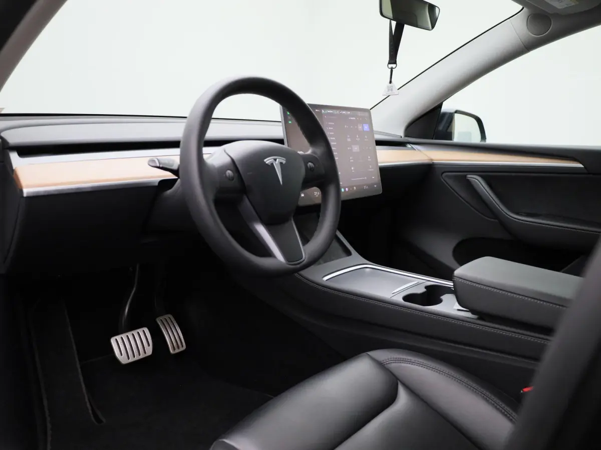 Performance AWD 75 kWh | PANODAK | 21 INCH VELGEN | 360 CAMERA | STOEL-STUURWIELVERWARMING