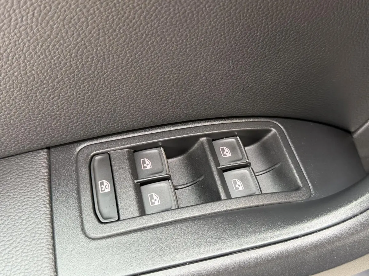 1.0 EcoTSI Style Business Intense Alcantara | Apple CarPlay/Android Auto Full-link | Achteruitrijcamera | Cruise & climate control | DAB ontvanger | Groot licht assistent | LED verlichting |