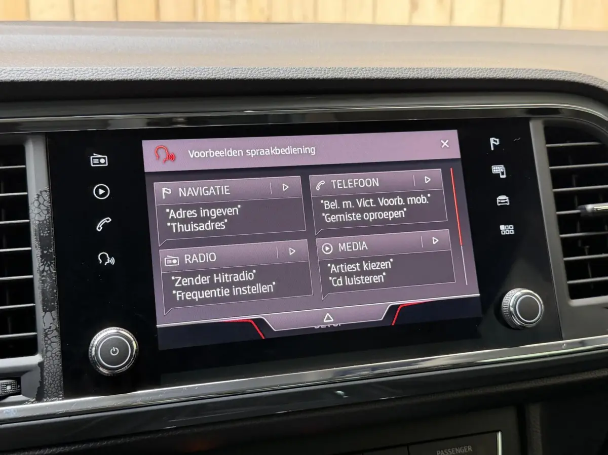 1.0 EcoTSI Style Business Intense Alcantara | Apple CarPlay/Android Auto Full-link | Achteruitrijcamera | Cruise & climate control | DAB ontvanger | Groot licht assistent | LED verlichting |