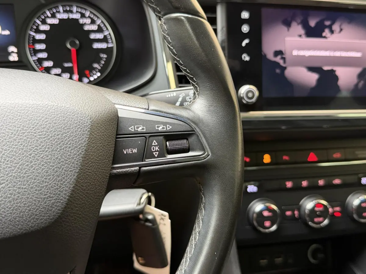 1.0 EcoTSI Style Business Intense Alcantara | Apple CarPlay/Android Auto Full-link | Achteruitrijcamera | Cruise & climate control | DAB ontvanger | Groot licht assistent | LED verlichting |