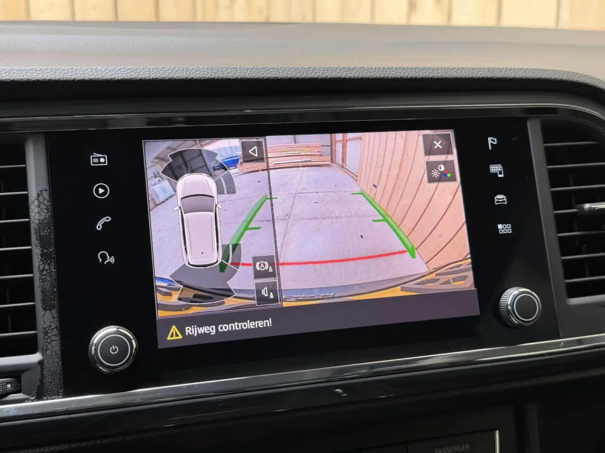 1.0 EcoTSI Style Business Intense Alcantara | Apple CarPlay/Android Auto Full-link | Achteruitrijcamera | Cruise & climate control | DAB ontvanger | Groot licht assistent | LED verlichting |