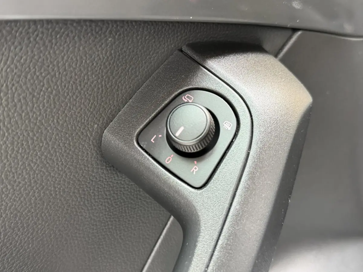 1.0 EcoTSI Style Business Intense Alcantara | Apple CarPlay/Android Auto Full-link | Achteruitrijcamera | Cruise & climate control | DAB ontvanger | Groot licht assistent | LED verlichting |