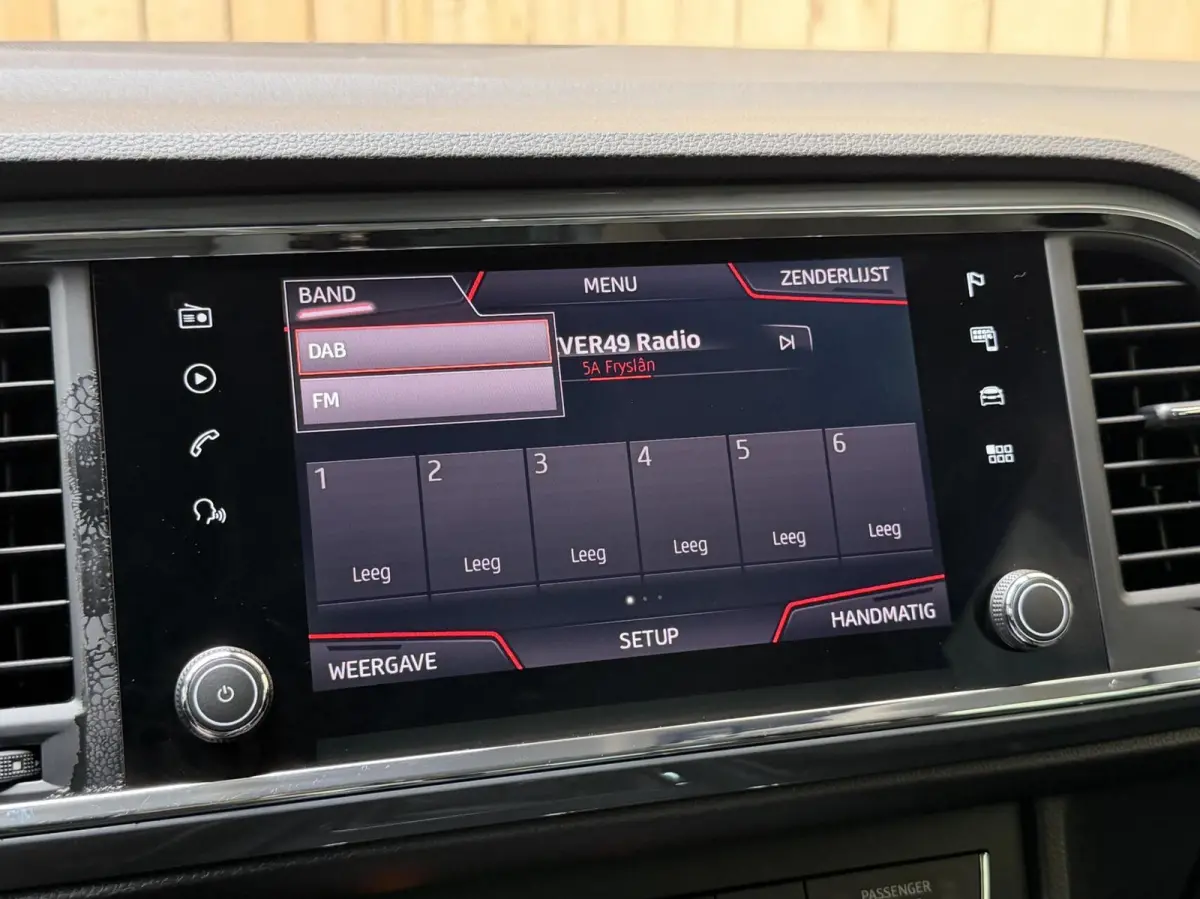 1.0 EcoTSI Style Business Intense Alcantara | Apple CarPlay/Android Auto Full-link | Achteruitrijcamera | Cruise & climate control | DAB ontvanger | Groot licht assistent | LED verlichting |