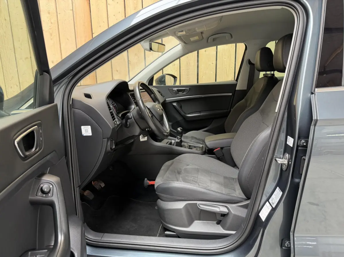 1.0 EcoTSI Style Business Intense Alcantara | Apple CarPlay/Android Auto Full-link | Achteruitrijcamera | Cruise & climate control | DAB ontvanger | Groot licht assistent | LED verlichting |