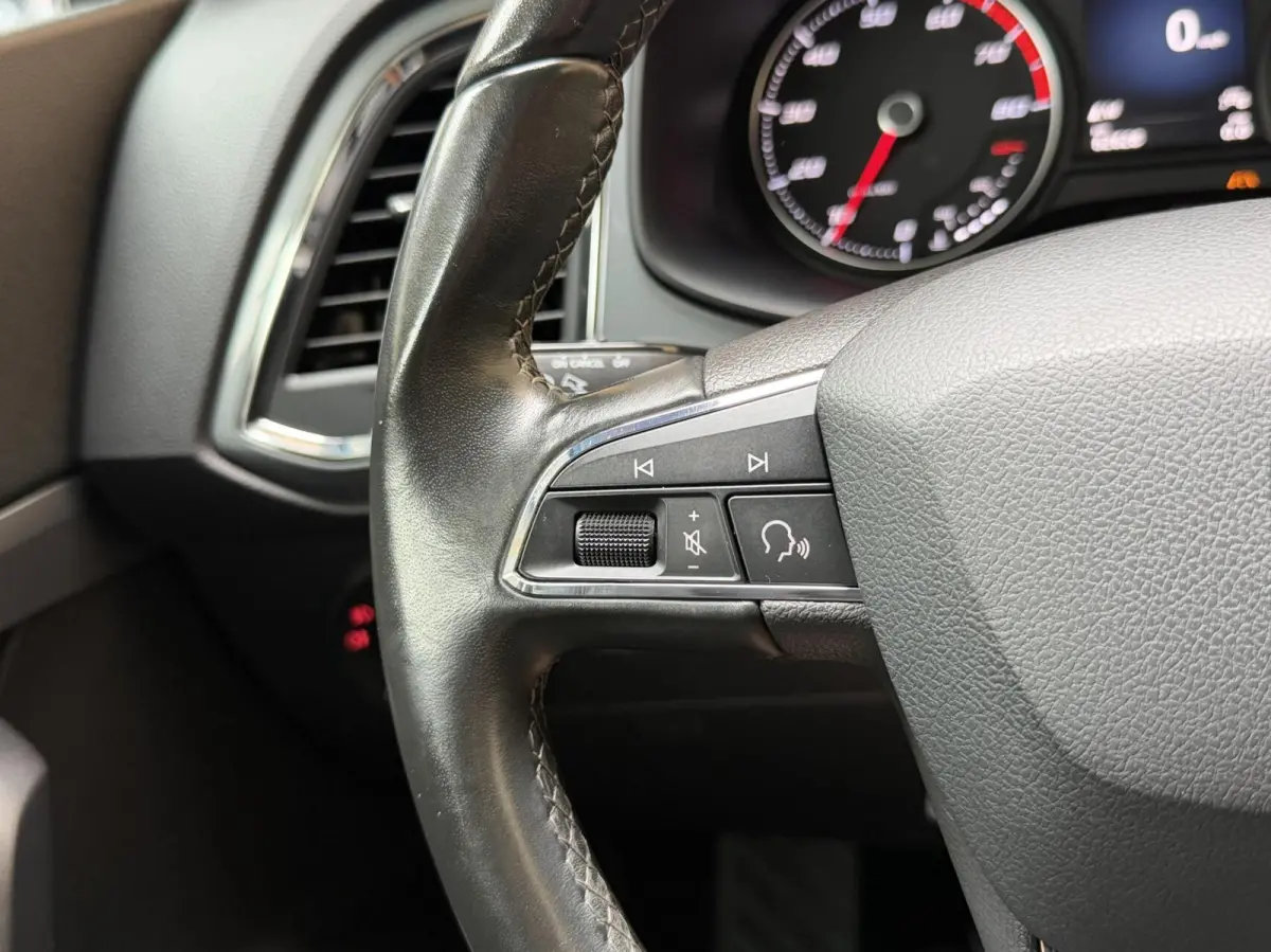 1.0 EcoTSI Style Business Intense Alcantara | Apple CarPlay/Android Auto Full-link | Achteruitrijcamera | Cruise & climate control | DAB ontvanger | Groot licht assistent | LED verlichting |