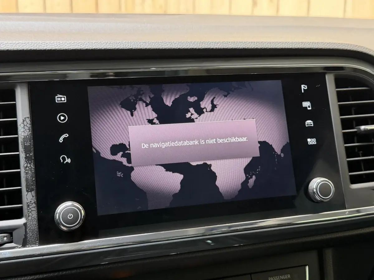 1.0 EcoTSI Style Business Intense Alcantara | Apple CarPlay/Android Auto Full-link | Achteruitrijcamera | Cruise & climate control | DAB ontvanger | Groot licht assistent | LED verlichting |