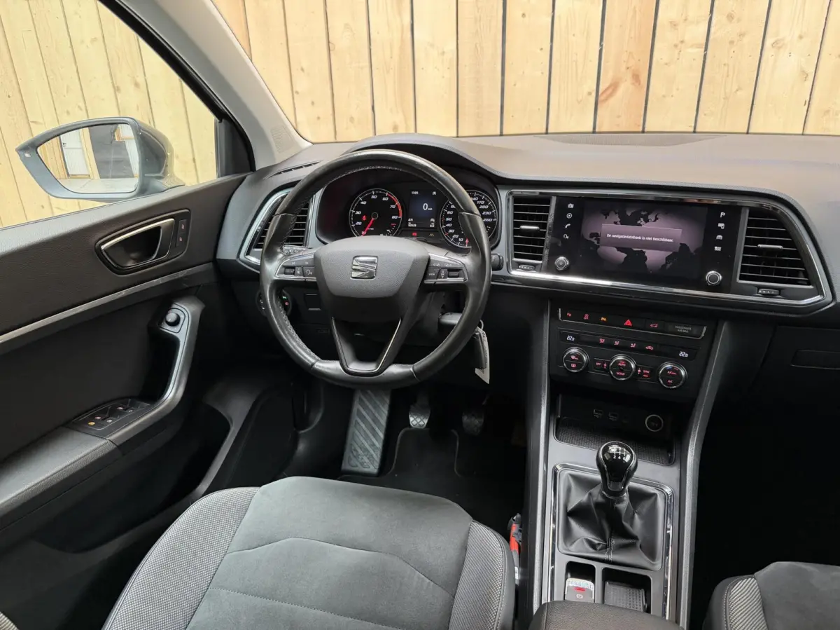 1.0 EcoTSI Style Business Intense Alcantara | Apple CarPlay/Android Auto Full-link | Achteruitrijcamera | Cruise & climate control | DAB ontvanger | Groot licht assistent | LED verlichting |