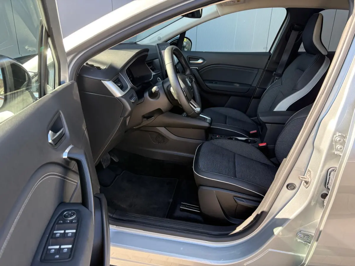 1.6 E-Tech Hybrid 145PK Automaat Techno Trekhaak/Gr.-navigatie/Camera/Parkeerhulp/Carplay-android