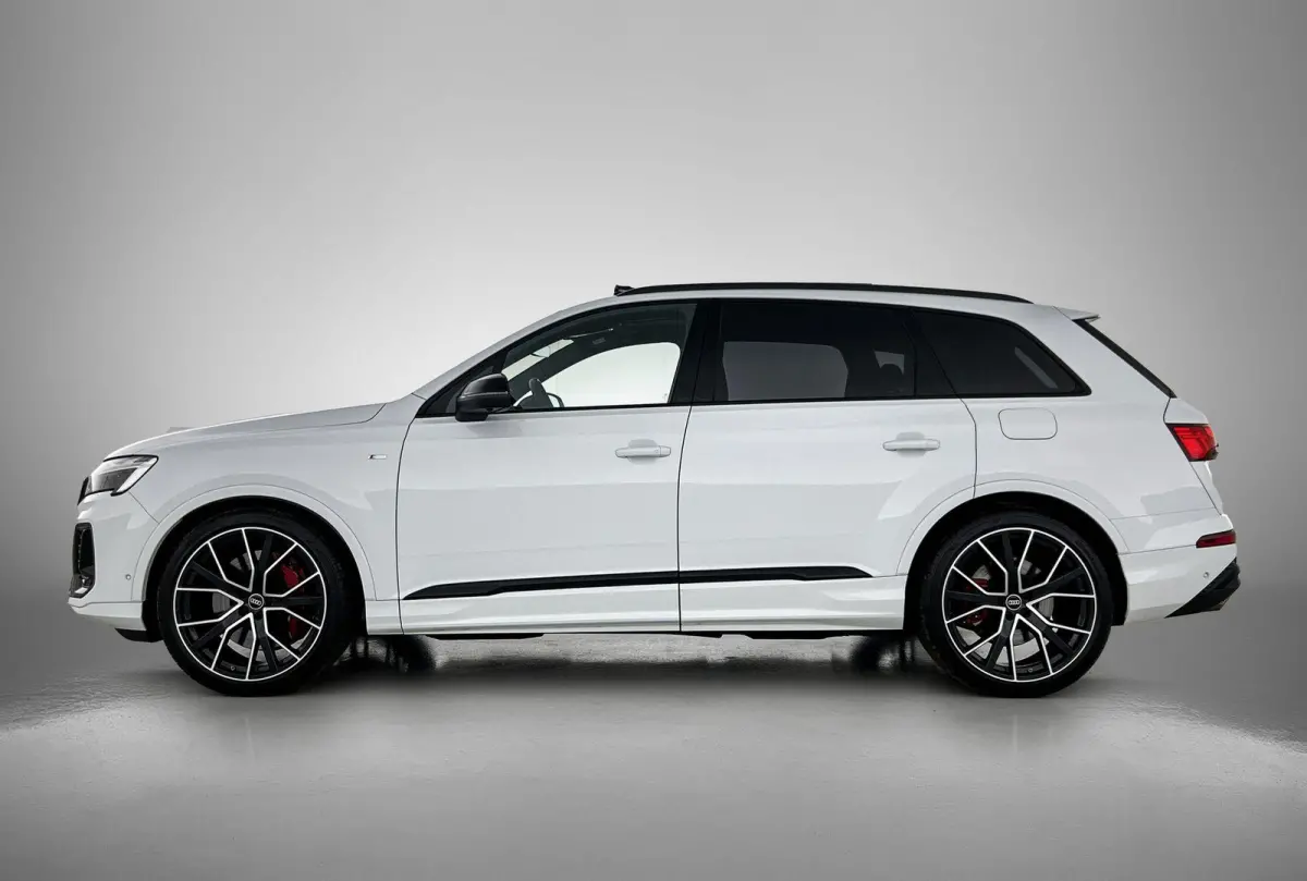 60 TFSI e quattro Pro Line S Competition 490 PK | Adaptive cruise control | Glazen panoramadak | Bang & Olufsen | Head-up display | Luchtvering | 360 graden camera | Alarm Klasse III | HD-ma