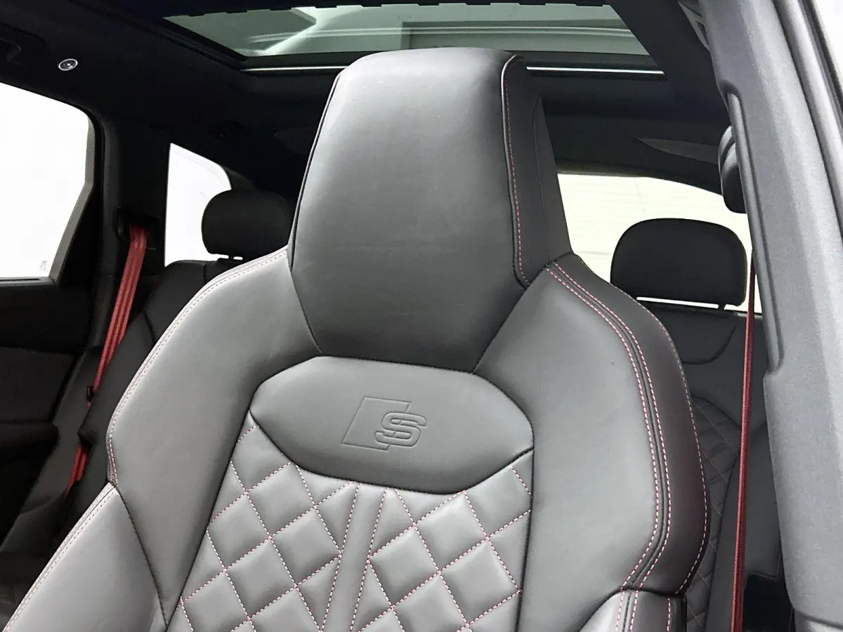 60 TFSI e quattro Pro Line S Competition 490 PK | Adaptive cruise control | Glazen panoramadak | Bang & Olufsen | Head-up display | Luchtvering | 360 graden camera | Alarm Klasse III | HD-ma