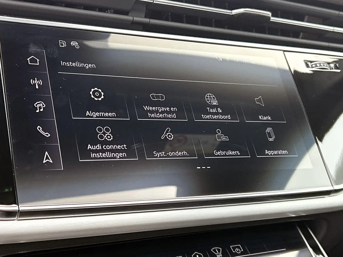 60 TFSI e quattro Pro Line S Competition 490 PK | Adaptive cruise control | Glazen panoramadak | Bang & Olufsen | Head-up display | Luchtvering | 360 graden camera | Alarm Klasse III | HD-ma