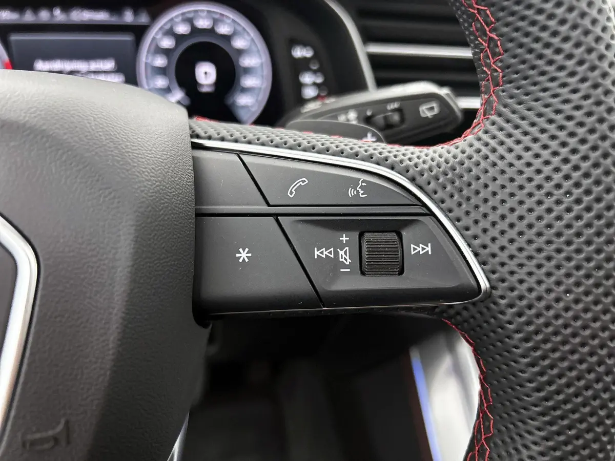 60 TFSI e quattro Pro Line S Competition 490 PK | Adaptive cruise control | Glazen panoramadak | Bang & Olufsen | Head-up display | Luchtvering | 360 graden camera | Alarm Klasse III | HD-ma