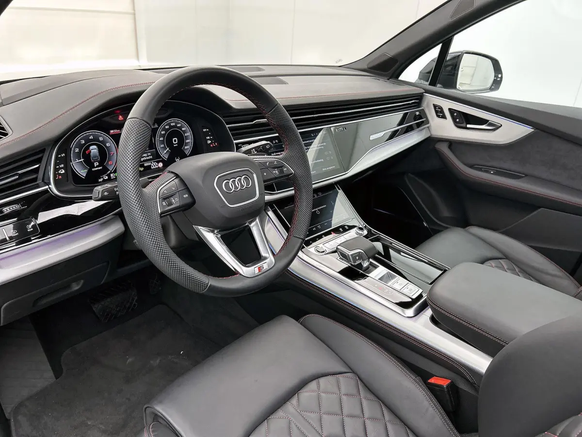 60 TFSI e quattro Pro Line S Competition 490 PK | Adaptive cruise control | Glazen panoramadak | Bang & Olufsen | Head-up display | Luchtvering | 360 graden camera | Alarm Klasse III | HD-ma