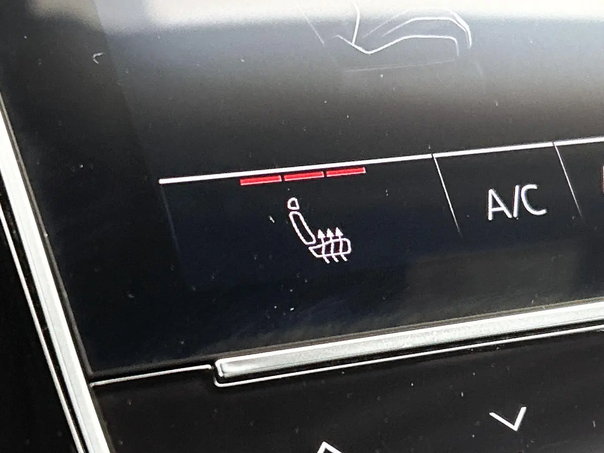 60 TFSI e quattro Pro Line S Competition 490 PK | Adaptive cruise control | Glazen panoramadak | Bang & Olufsen | Head-up display | Luchtvering | 360 graden camera | Alarm Klasse III | HD-ma
